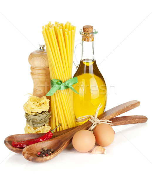 Stockfoto: Pasta · ingrediënten · geïsoleerd · witte · achtergrond · olijfolie