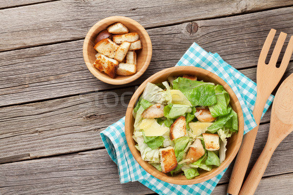 Vers gezonde caesar salade houten tafel top Stockfoto © karandaev