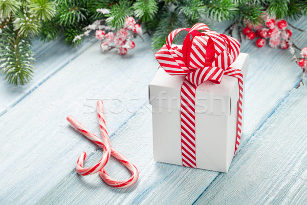 [[stock_photo]]: Noël · coffret · cadeau · bonbons · canne · branche