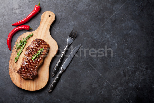烤 牛排 菜板 石 表 頂部 商業照片 © karandaev