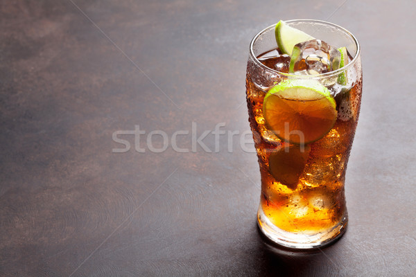 Cocktail sticlă spatiu copie petrecere bar piatră Imagine de stoc © karandaev