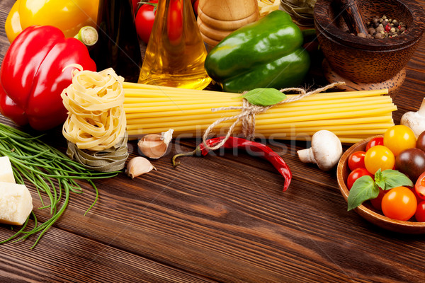 Italienisches Essen Kochen Zutaten Pasta Gemüse Gewürze Stock foto © karandaev