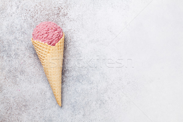 Cornet de crème glacée Berry évider haut vue espace Photo stock © karandaev