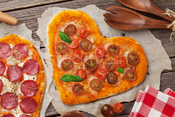 Stockfoto: Hart · pizza · tomaten · mozzarella · valentijnsdag