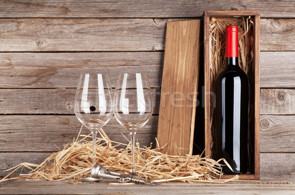 Rotwein Flasche Weingläser Holz Wand Kopie Raum Stock foto © karandaev