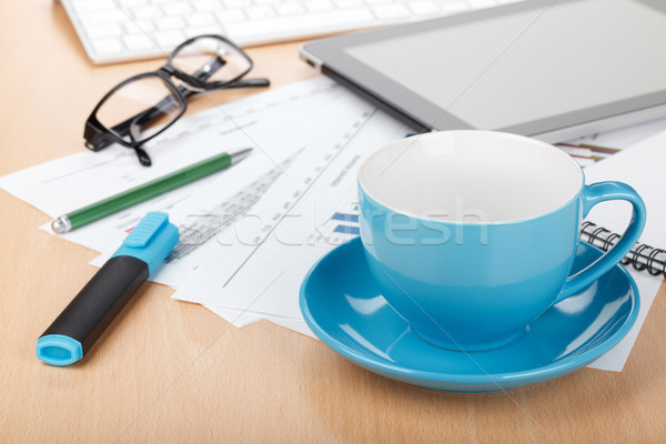 Vazio copo contemporâneo local de trabalho xícara de café financeiro Foto stock © karandaev