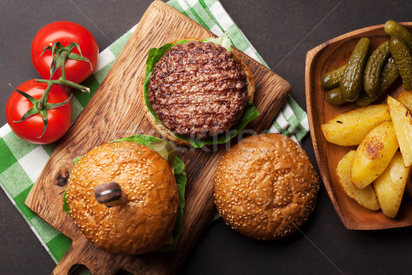Smakelijk gegrild rundvlees tomaat kaas Stockfoto © karandaev