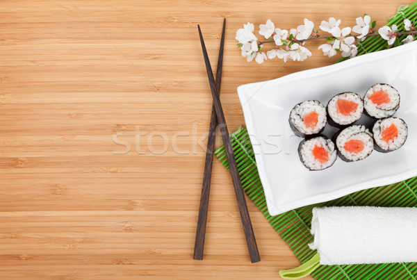 Foto d'archivio: Sushi · maki · set · sakura · ramo · bambù