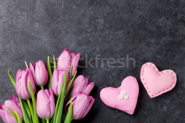 Foto stock: Frescos · rosa · tulipán · flores · corazones · piedra