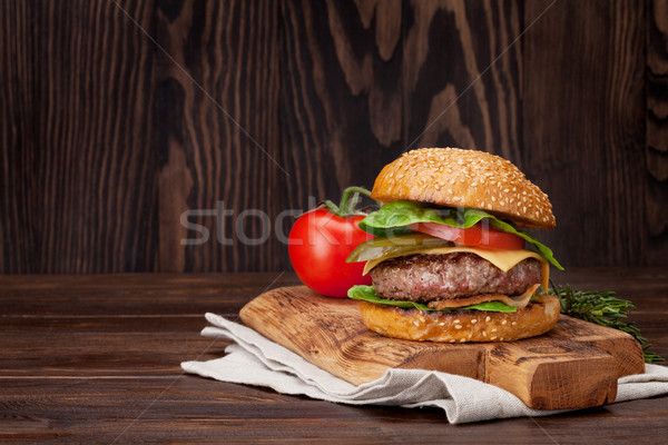 Smakelijk gegrild hamburger koken rundvlees Stockfoto © karandaev