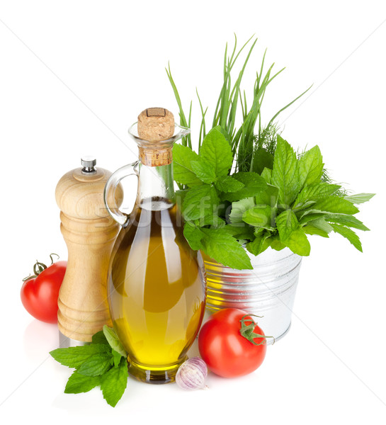 Proaspăt ierburi tomate ulei de măsline piper shaker Imagine de stoc © karandaev