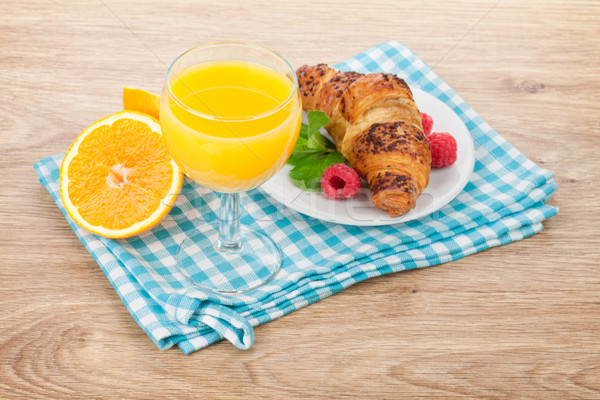 Stockfoto: Sinaasappelsap · vers · croissant · bessen · houten · tafel · voedsel