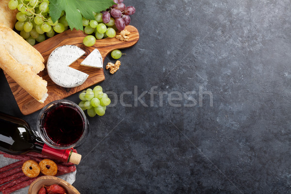 Foto stock: Vino · de · uva · queso · salchichas · vino · tinto · pan