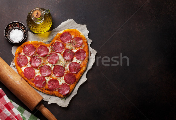 Kalp pizza pepperoni mozzarella sevgililer günü Stok fotoğraf © karandaev