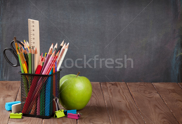 Iskola irodaszerek alma osztályterem asztal iskolatábla Stock fotó © karandaev