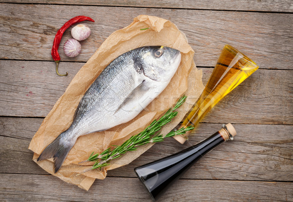 Stockfoto: Vers · vis · koken · specerijen · houten · tafel