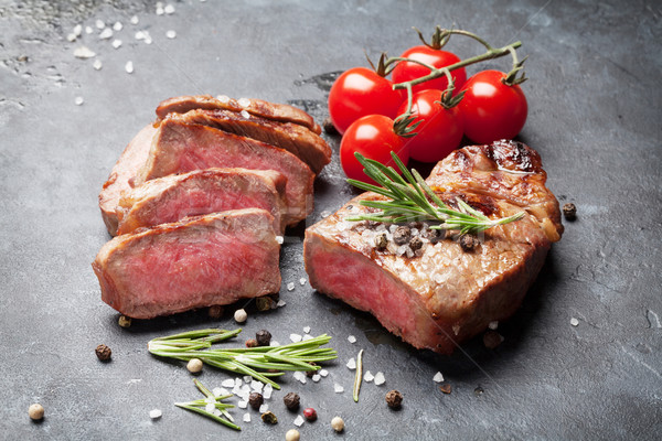 Gegrillt geschnitten Beefsteak Salz Pfeffer Rosmarin Stock foto © karandaev