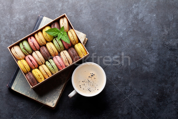 Stok fotoğraf: Renkli · kahve · taş · tablo · tatlı · macarons