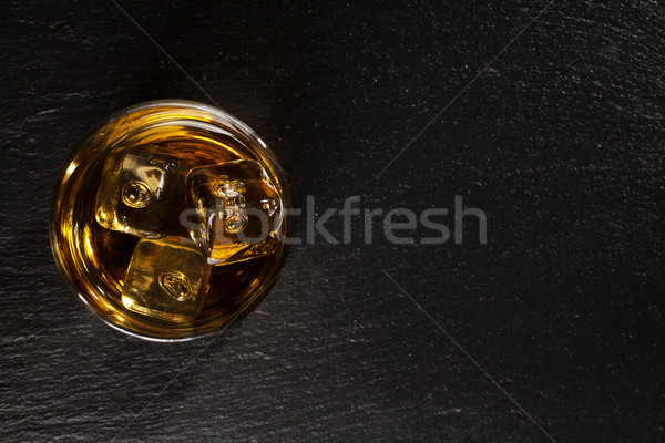 Stockfoto: Glas · whiskey · ijs · zwarte · steen · tabel