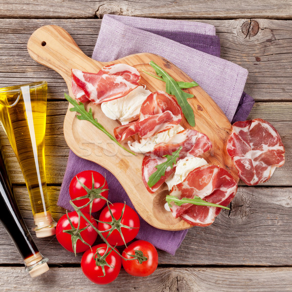 Stock fotó: Prosciutto · mozzarella · vágódeszka · fa · asztal · felső · kilátás