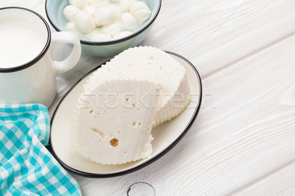 牛奶 奶酪 乳製品 木桌 頂部 視圖 商業照片 © karandaev