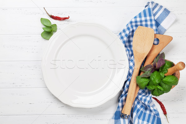 Vazio prato utensílios ervas cozinhar ingredientes Foto stock © karandaev