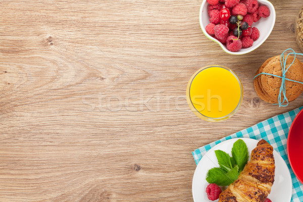 ストックフォト: 朝食 · ミューズリー · 液果類 · オレンジジュース · コーヒー · クロワッサン