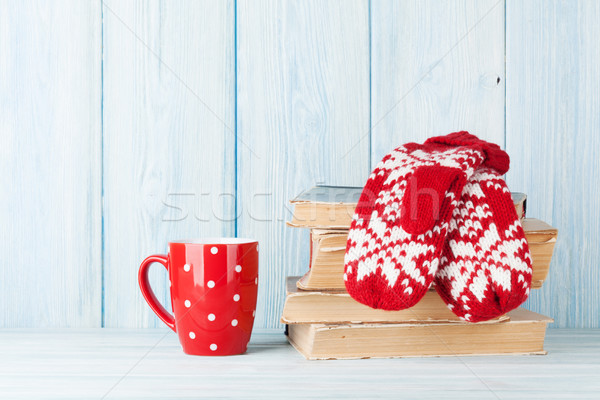Warme chocolademelk beker wanten boeken christmas koffie Stockfoto © karandaev