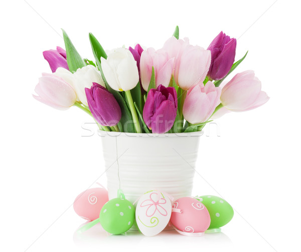 Сток-фото: красочный · тюльпаны · пасхальных · яиц · изолированный · белый · Пасху