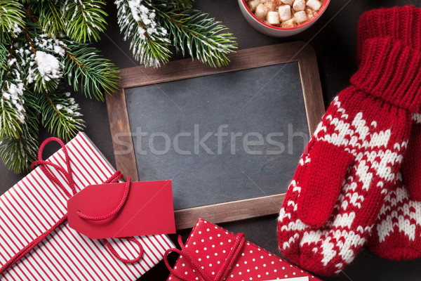 Foto stock: Navidad · regalo · mitones · pizarra