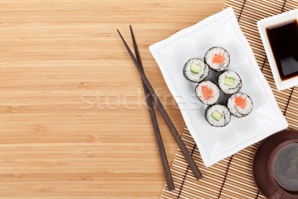 Sushi establecer palillos salsa de soja bambú mesa Foto stock © karandaev