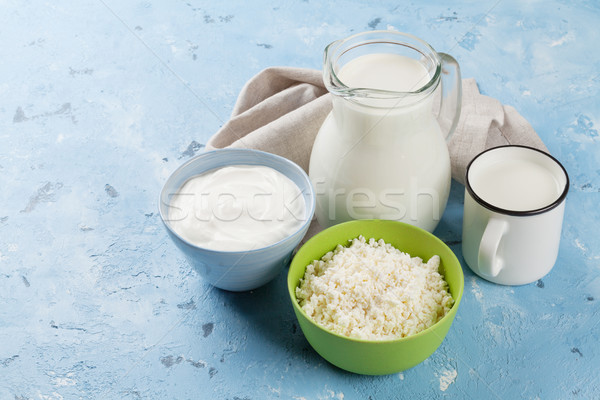 乳製品 石 表 酸奶油 牛奶 奶酪 商業照片 © karandaev