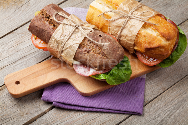 Stockfoto: Twee · sandwiches · salade · ham · kaas · tomaten