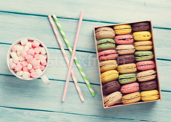 Farbenreich süß macarons Kaffeetasse Marshmallow Holztisch Stock foto © karandaev