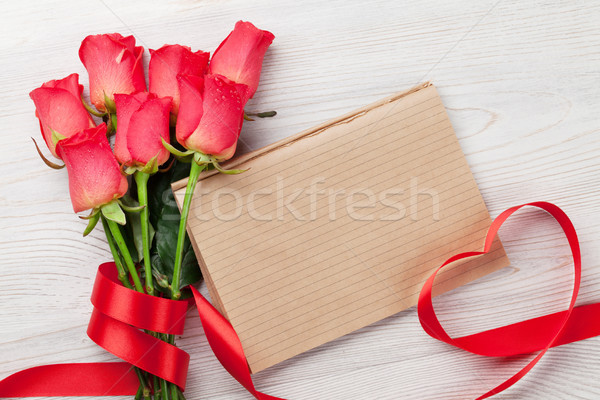 Zdjęcia stock: Walentynki · kartkę · z · życzeniami · red · roses · serca · wstążka