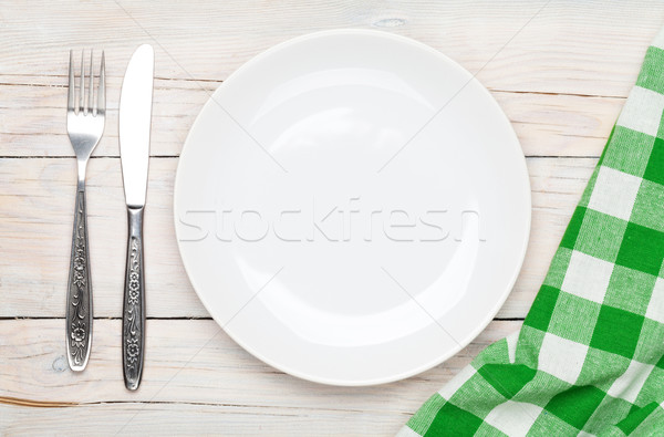 空っぽ プレート 銀食器 タオル 木製のテーブル ストックフォト © karandaev