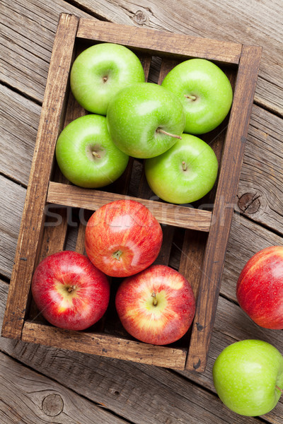 Stockfoto: Groene · Rood · appels · houten · vak · rijp