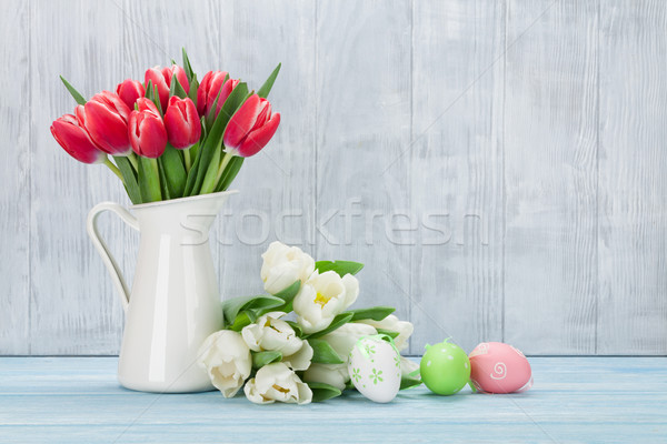 Stockfoto: Paaseieren · tulpen · boeket · houten · muur · ruimte