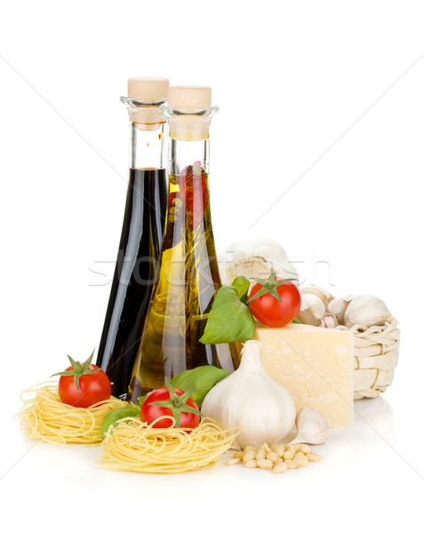 Pâtes tomates basilic huile d'olive vinaigre ail Photo stock © karandaev
