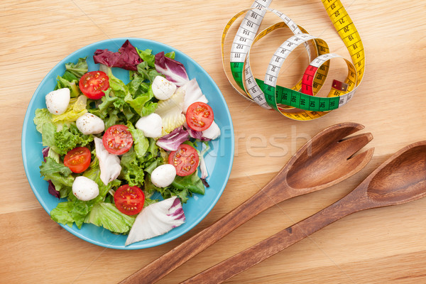 Zdjęcia stock: świeże · zdrowych · Sałatka · pomidory · mozzarella · drewniany · stół