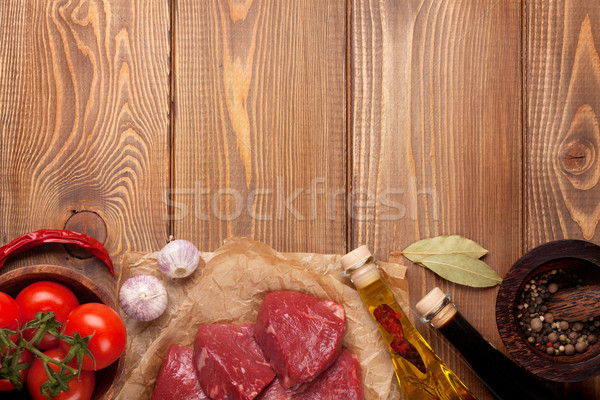 Zdjęcia stock: Surowy · filet · przyprawy · drewniany · stół · górę