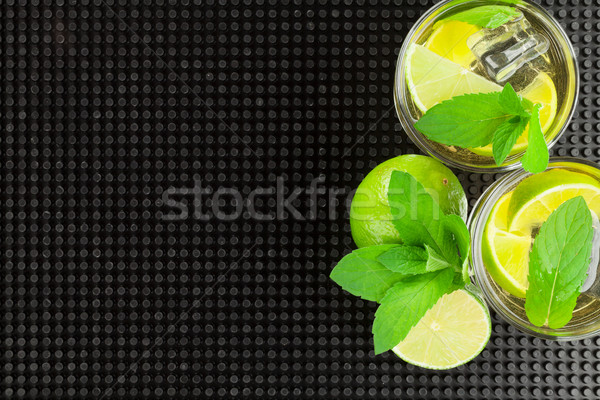 Mojito cocktail ingrediente negru cauciuc spatiu copie Imagine de stoc © karandaev