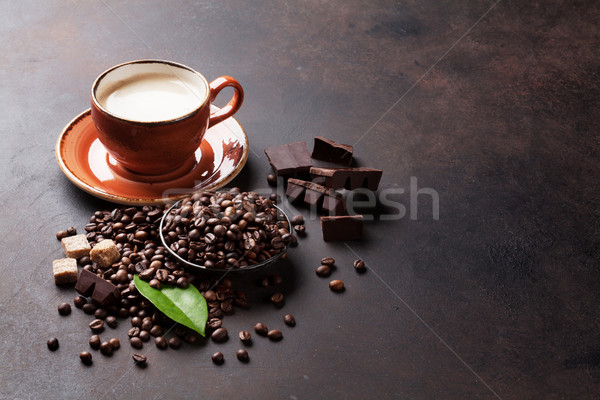 Koffiekopje bonen chocolade steen exemplaar ruimte voedsel Stockfoto © karandaev