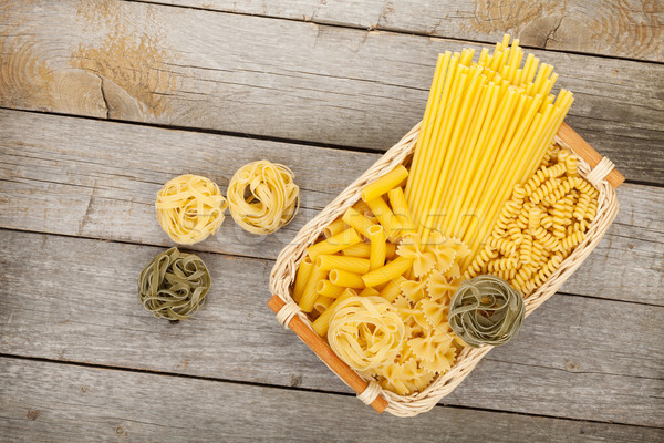 Foto stock: Macarrão · mesa · de · madeira · velho · comida · madeira · cozinha