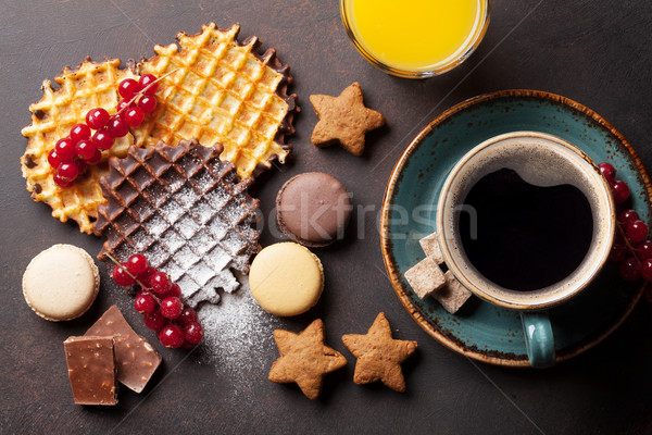 Cafea dulciuri top vedere alimente ciocolată Imagine de stoc © karandaev