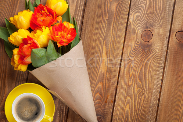 Farbenreich Tulpen Bouquet Kaffeetasse Holztisch top Stock foto © karandaev