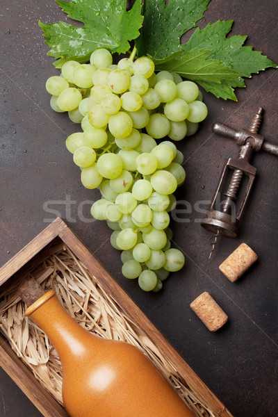 бутылку вина виноград окна каменные таблице Сток-фото © karandaev