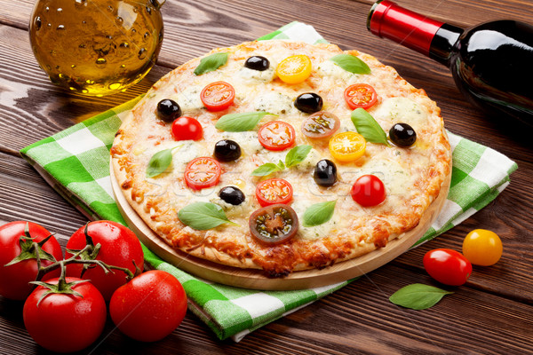 Foto stock: Italiano · pizza · vino · tinto · queso · tomates · aceitunas