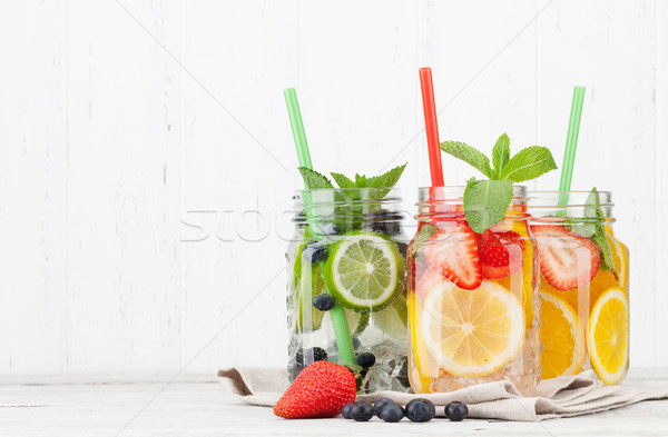Fresche limonata jar estate frutti frutti di bosco Foto d'archivio © karandaev
