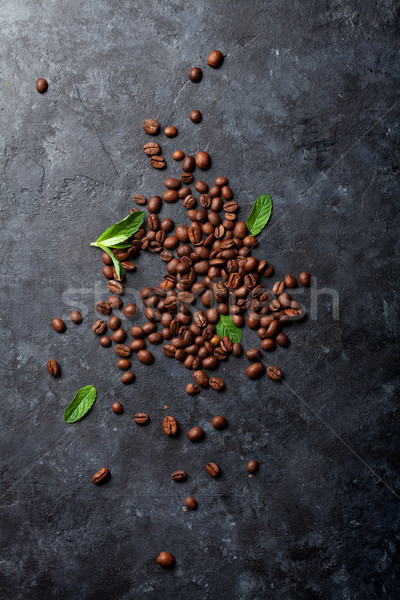 [[stock_photo]]: Grains · de · café · menthe · laisse · sombre · pierre · table